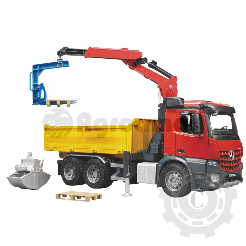 Camion MB Arocs cu Macara